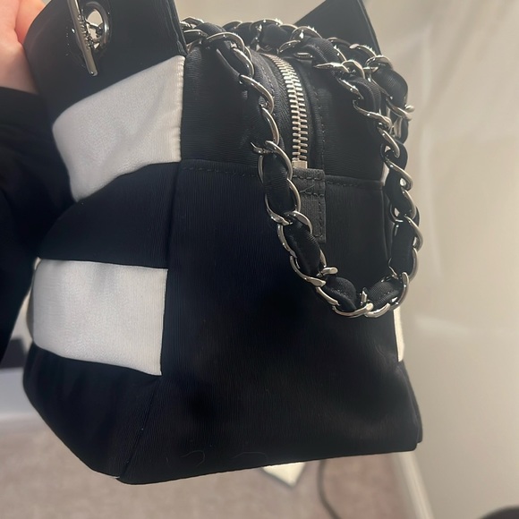 CHANEL striped canvas tote - Picture 9 of 16